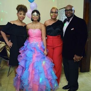 Meet your Posher, Cassandra